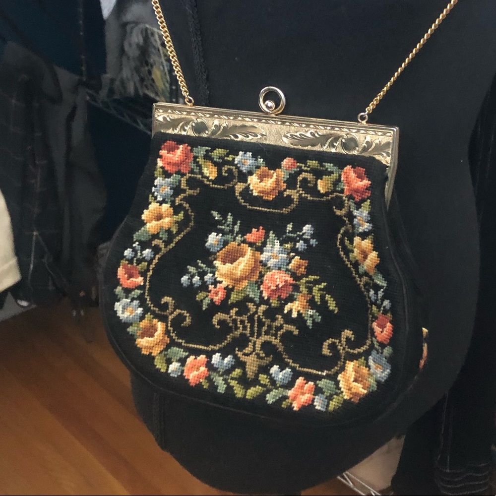 Beautiful vintage needlepoint purse